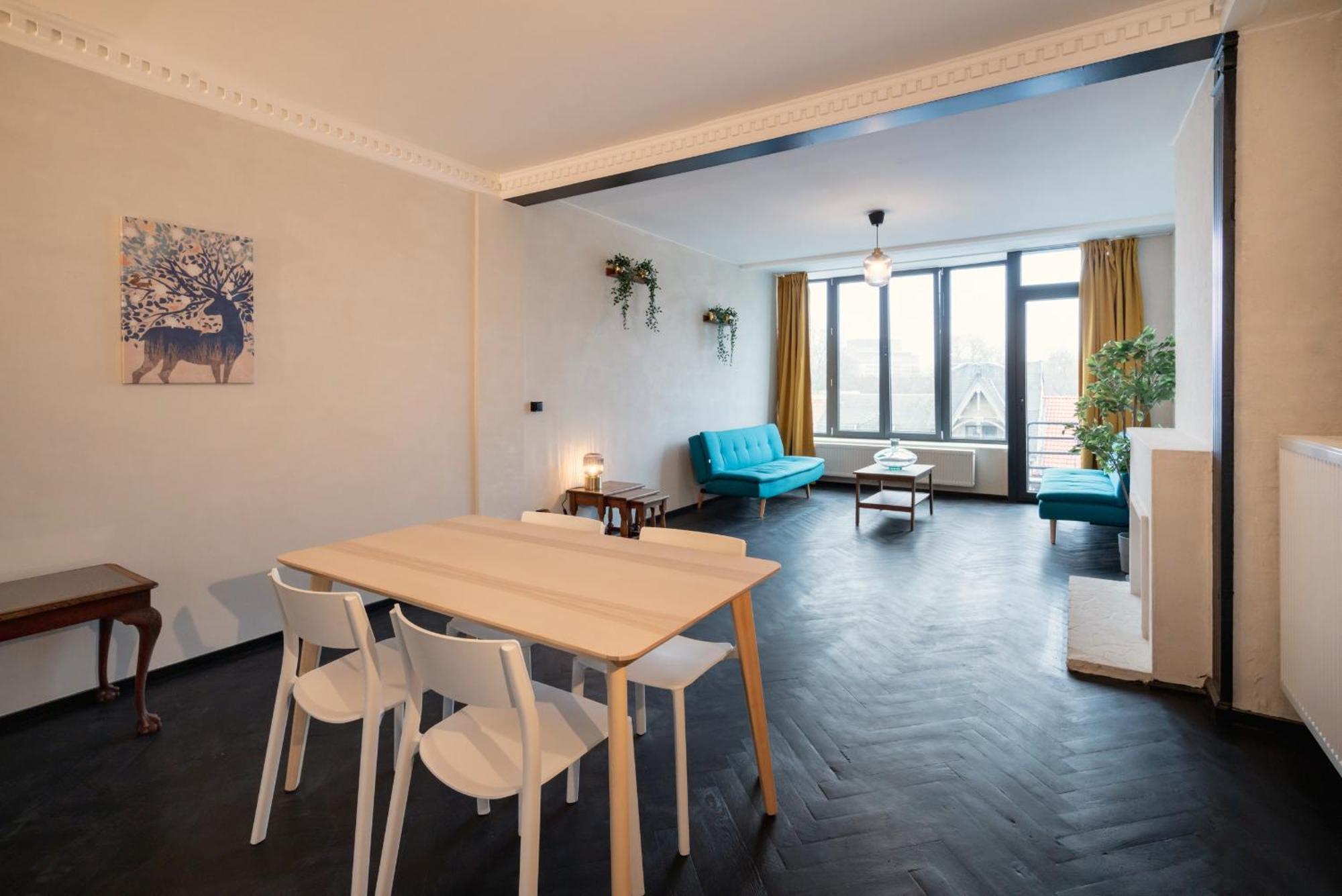 Charming And Spacious In The Heart Of Apartment *