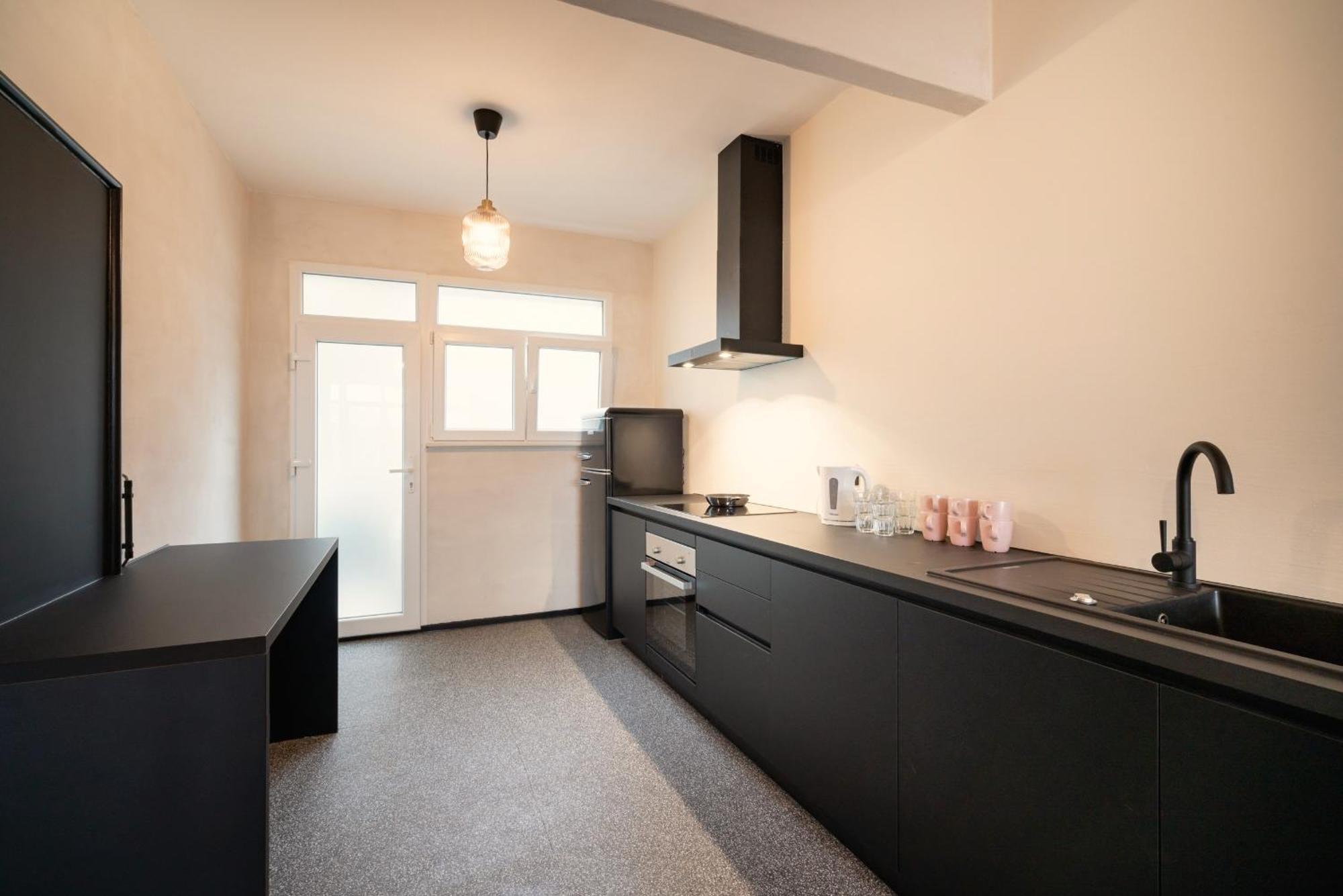Charming And Spacious In The Heart Of Apartment *